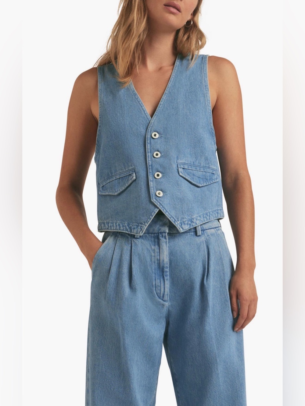 Favorite Daughter The Poppy Denim Vest in Seaport Wash